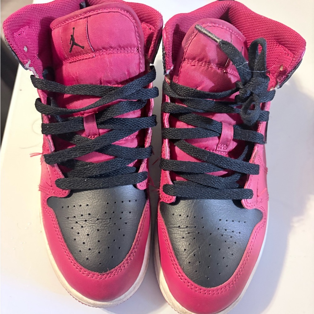 Jordan Kids Sneakers in Red and Black